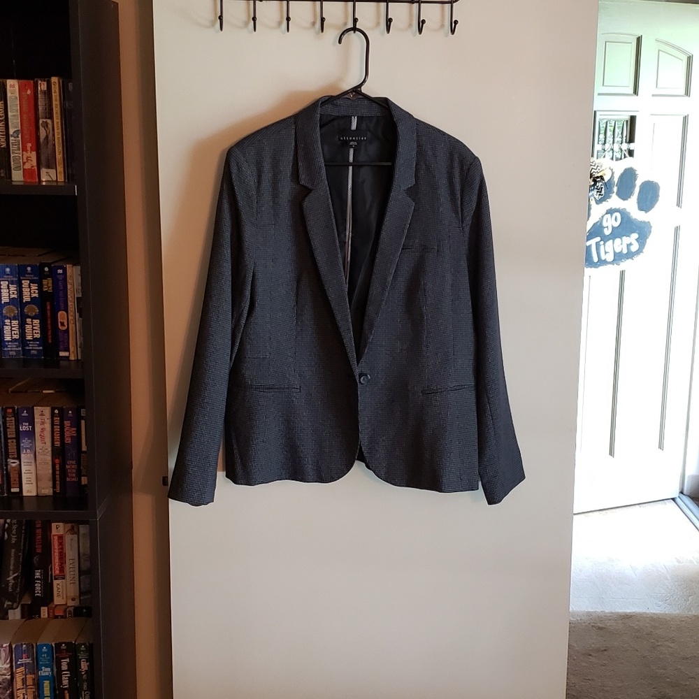 Attention Blazer